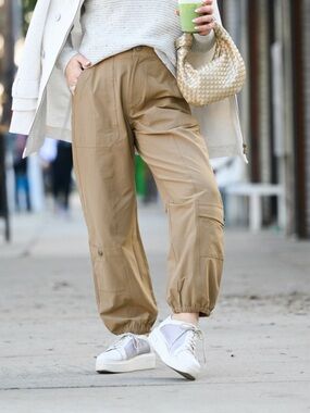 cabi clothing Women's Tan Jogger Pants